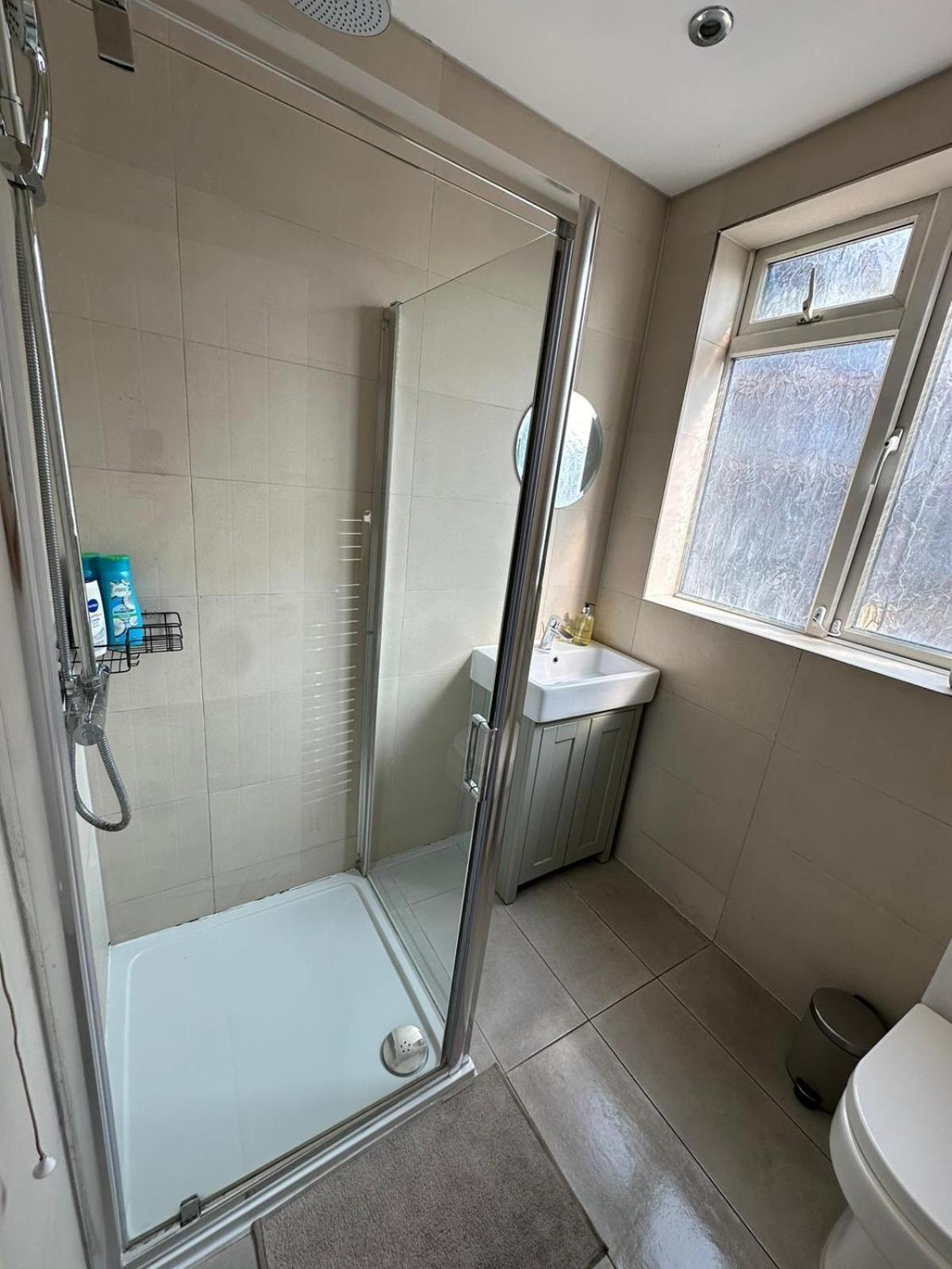 & Cozy 3br - High Chair - Free Parking Appartamento Londra