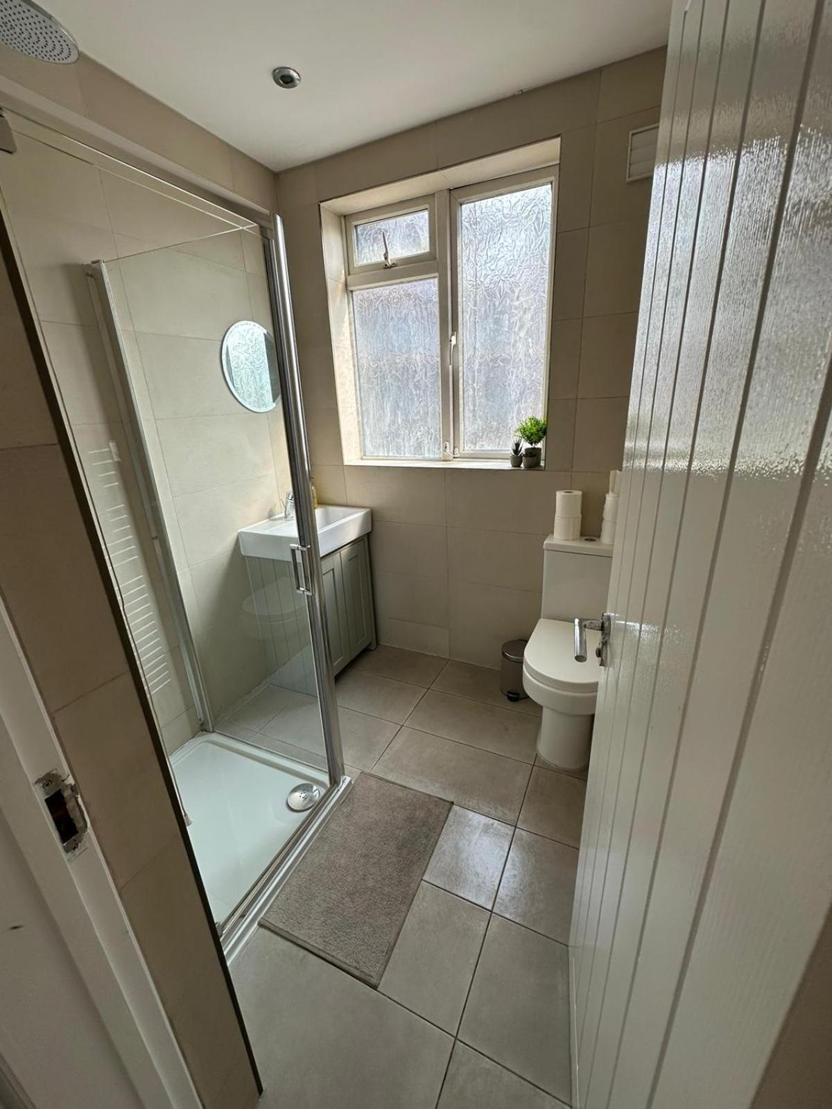 & Cozy 3br - High Chair - Free Parking Appartamento *